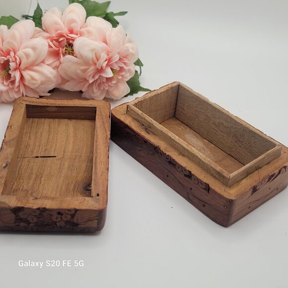 Vintage Hand Carved Wood Trinket Box With Brass Taj Mahal - Picture 10 of 16